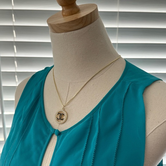 Vintage Chanel Designer Logo 18” Gold Necklace - Picture 8 of 10